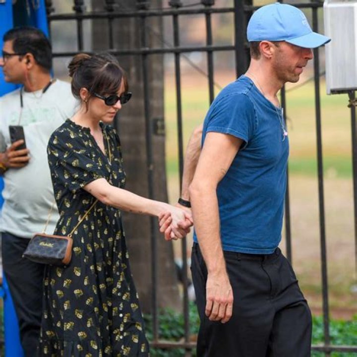 How Did Chris Martin and Dakota Johnson Meet: A Detailed Exploration